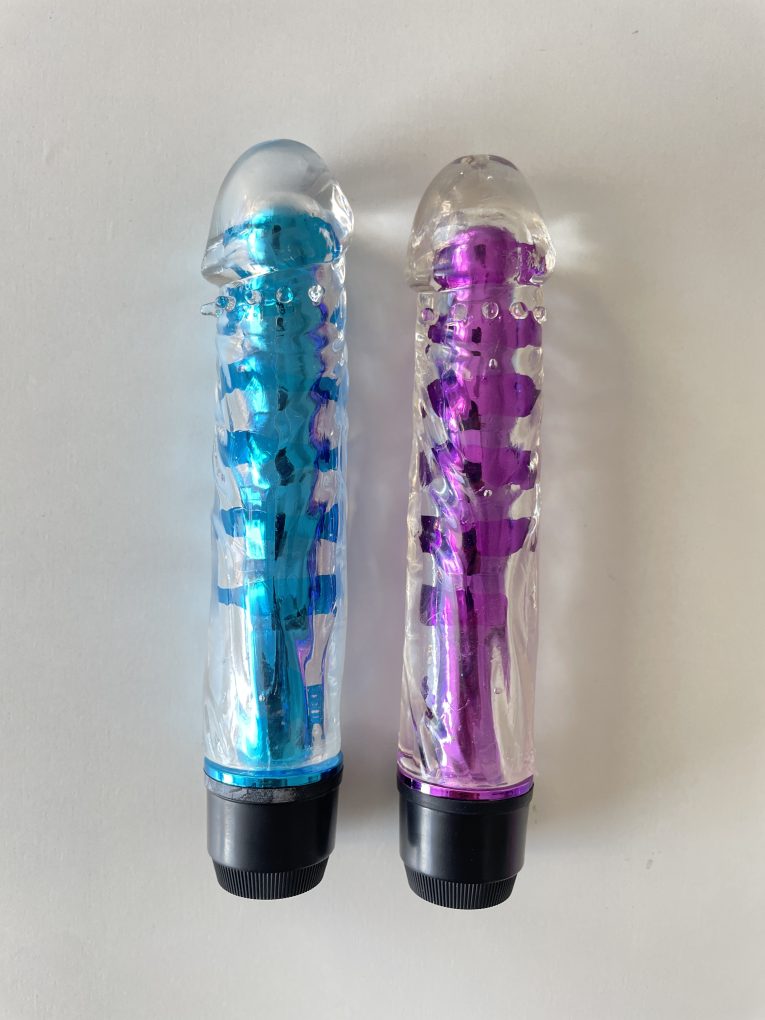 Vibratoare clasice transparente în culori metalizate – design realist, cod produs VBR04