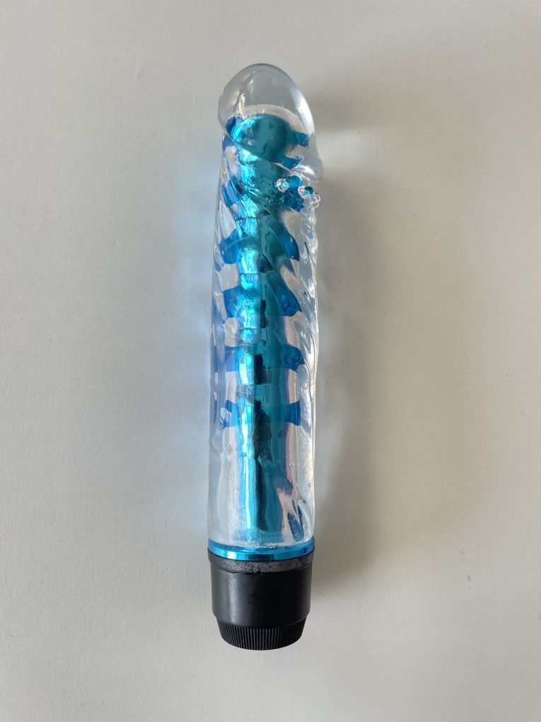 Vibrator albastru sau mov transparent – formă realistă și intensitate reglabilă