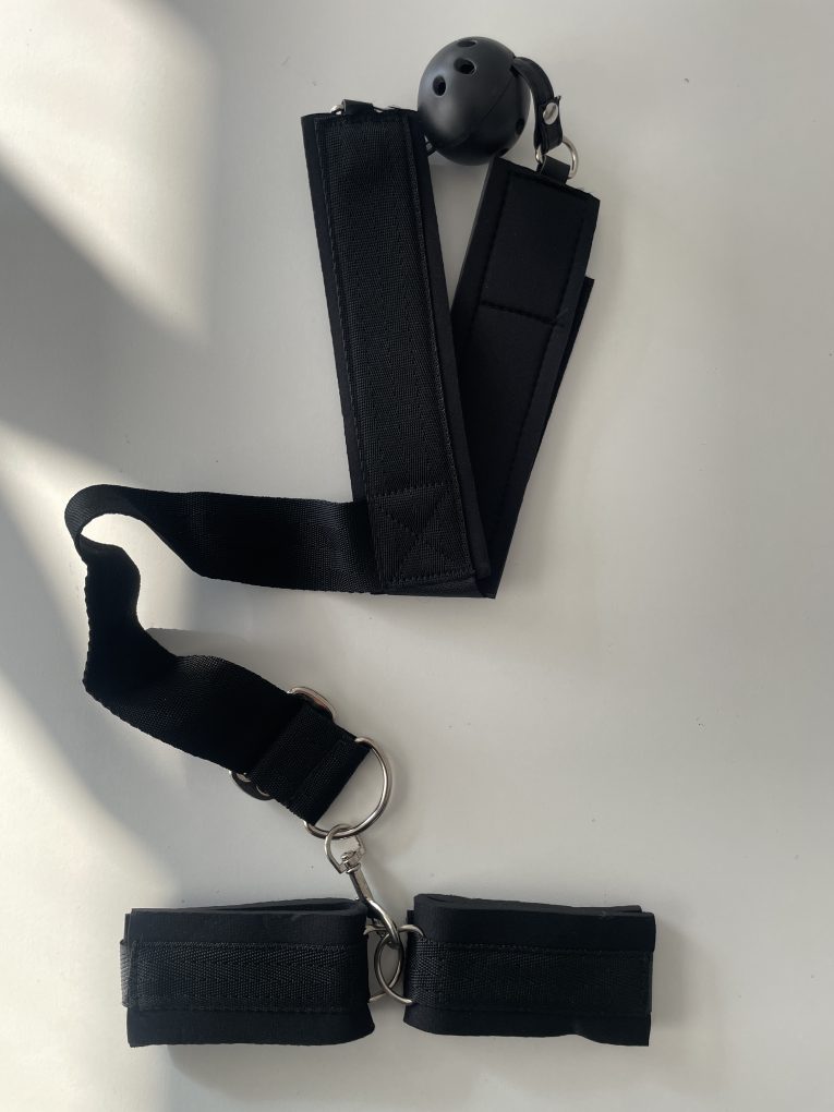 Guler erotic cu prindere pentru mâini – fantezii senzuale BDSM