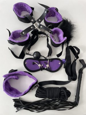 Set erotic BDSM mov cu negru – 10 piese pentru jocuri pasionale, cod produs JOC-45-MOV. Accesorii complete, design elegant, experiență senzuală.