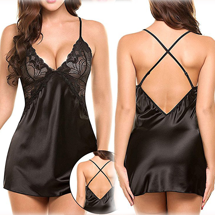 Rochițele sexy din satin și dantelă sunt concepute pentru a evidenția formele corpului și a adăuga un aer seducător și elegant în intimitate. Acestea combină textura fină și lucioasă a satinului cu delicatețea și transparența dantelei, creând un efect vizual atrăgător și provocator. Rochițele sexy din satin și dantelă sunt ideale pentru momente romantice, surprize pentru partener sau jocuri de rol, fiind disponibile în diverse culori, mărimi și modele, oferind confort, libertate de mișcare și plăcere vizuală.